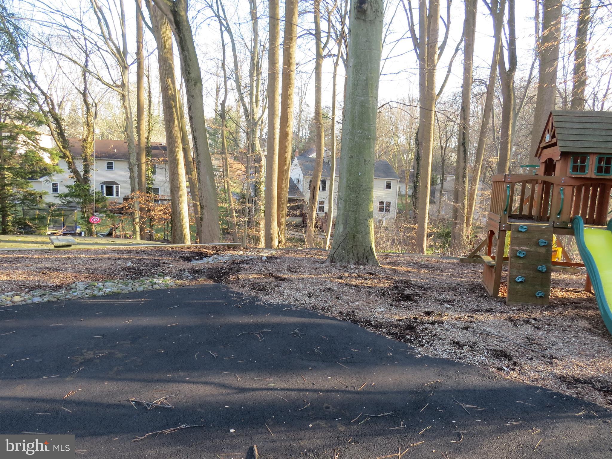 30 Kings Grant Road Hockessin, DE 19707 - Photo 35 of 38 Plenty of room in Driveway