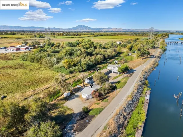 a view of an ocean view