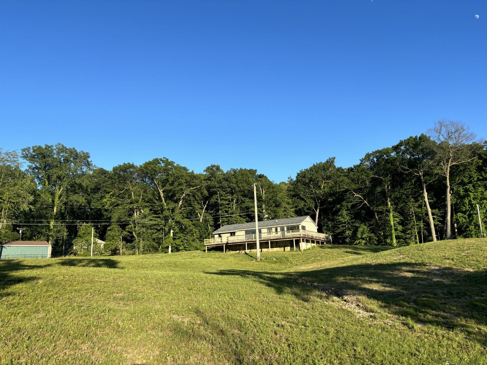 5245 Grass Lake Road White Lake, MI 48383 - Photo 15 of 17 Backyard