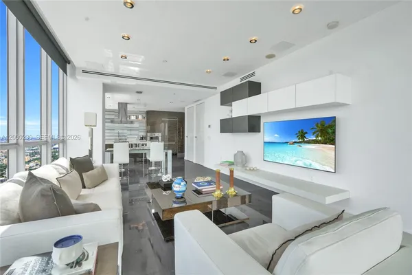 $14,000 | 1100 Biscayne Boulevard, Unit 6001, Miami, FL 33132