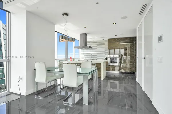 $14,000 | 1100 Biscayne Boulevard, Unit 6001, Miami, FL 33132