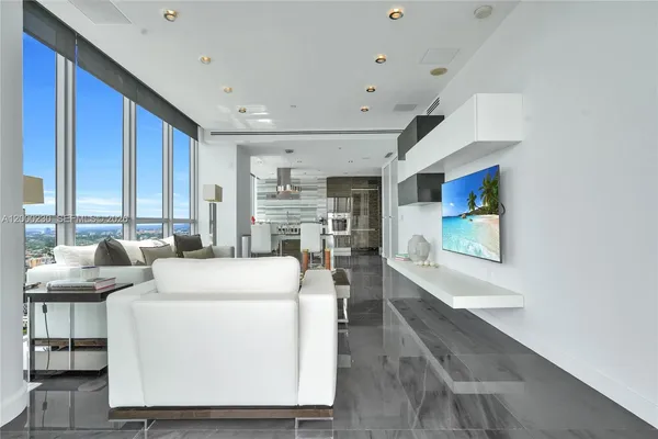 $14,000 | 1100 Biscayne Boulevard, Unit 6001, Miami, FL 33132