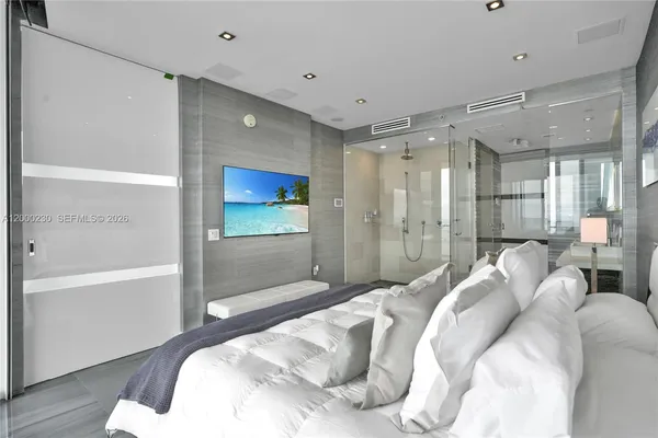 $14,000 | 1100 Biscayne Boulevard, Unit 6001, Miami, FL 33132