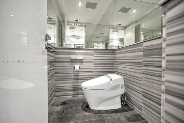 $14,000 | 1100 Biscayne Boulevard, Unit 6001, Miami, FL 33132