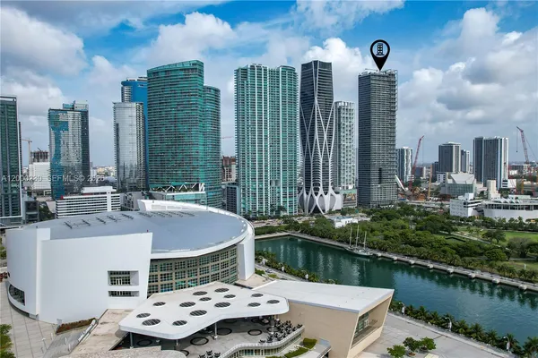 $14,000 | 1100 Biscayne Boulevard, Unit 6001, Miami, FL 33132
