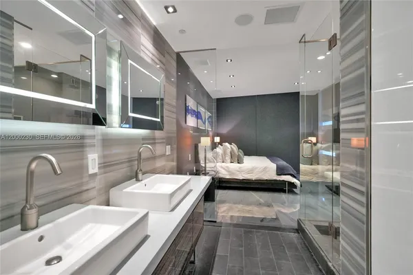 $14,000 | 1100 Biscayne Boulevard, Unit 6001, Miami, FL 33132