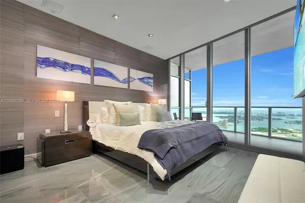 $14,000 | 1100 Biscayne Boulevard, Unit 6001, Miami, FL 33132