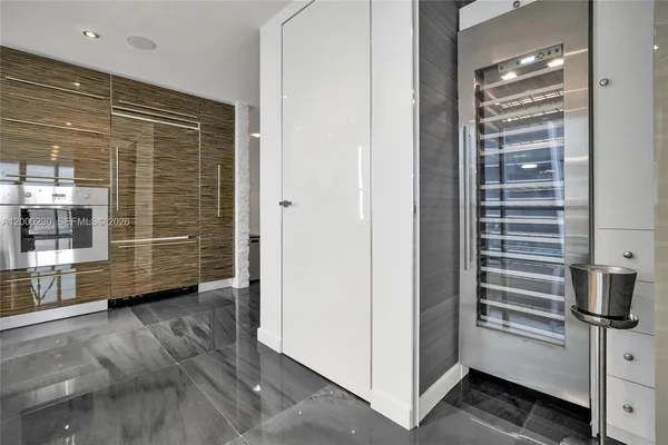 $14,000 | 1100 Biscayne Boulevard, Unit 6001, Miami, FL 33132