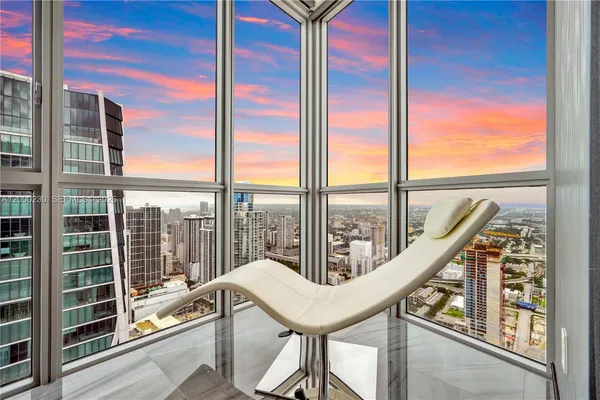 $14,000 | 1100 Biscayne Boulevard, Unit 6001, Miami, FL 33132