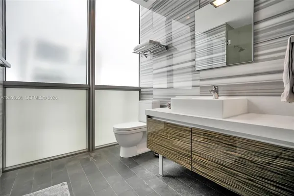 $14,000 | 1100 Biscayne Boulevard, Unit 6001, Miami, FL 33132