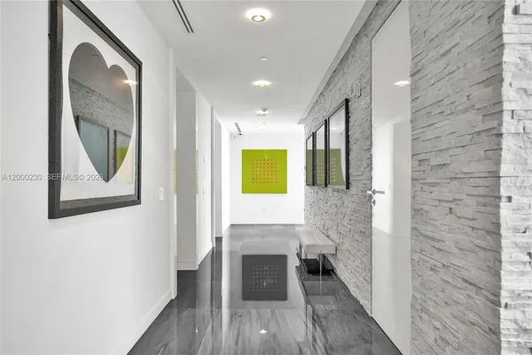 $14,000 | 1100 Biscayne Boulevard, Unit 6001, Miami, FL 33132