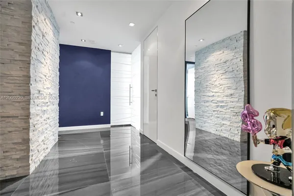 $14,000 | 1100 Biscayne Boulevard, Unit 6001, Miami, FL 33132