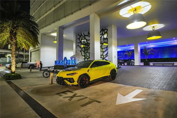 $14,000 | 1100 Biscayne Boulevard, Unit 6001, Miami, FL 33132