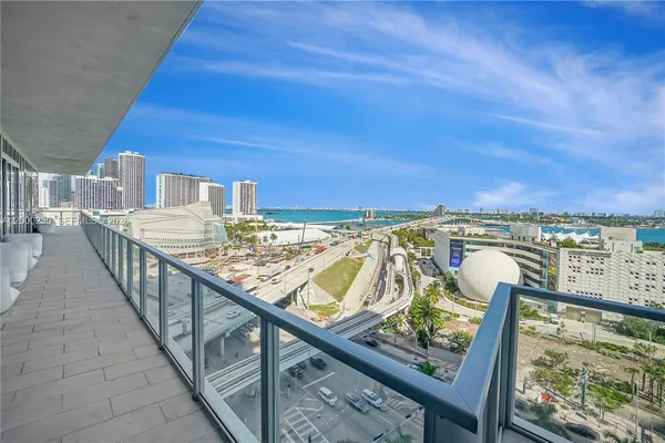 $14,000 | 1100 Biscayne Boulevard, Unit 6001, Miami, FL 33132