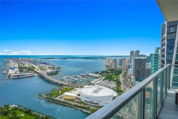 $14,000 | 1100 Biscayne Boulevard, Unit 6001, Miami, FL 33132