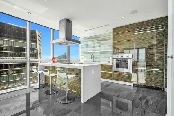 $14,000 | 1100 Biscayne Boulevard, Unit 6001, Miami, FL 33132