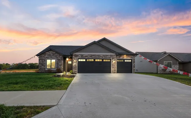 $439,900 | 150 Wagon Wheel Drive, Warsaw, IN 46580