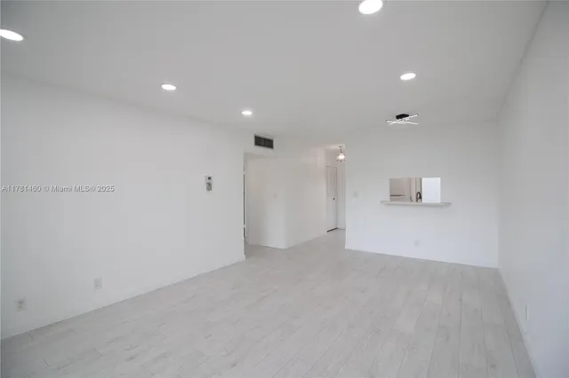 $140,000 | 5031 West Oakland Park Boulevard, Unit 309, Lauderdale Lakes, FL 33313