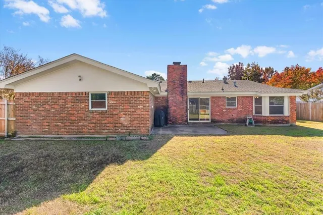 $325,000 | 1913 Yucca Trail, Hurst, TX 76054