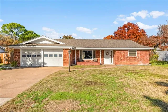 $325,000 | 1913 Yucca Trail, Hurst, TX 76054