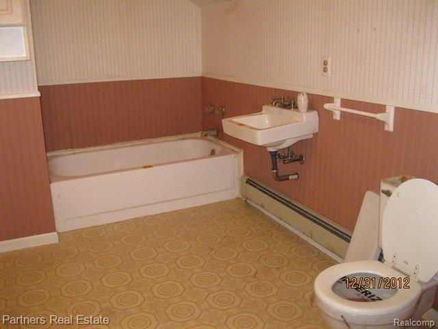 980 Peavy Road Howell, MI 48843 - Photo 9 of 19 Bathroom 2