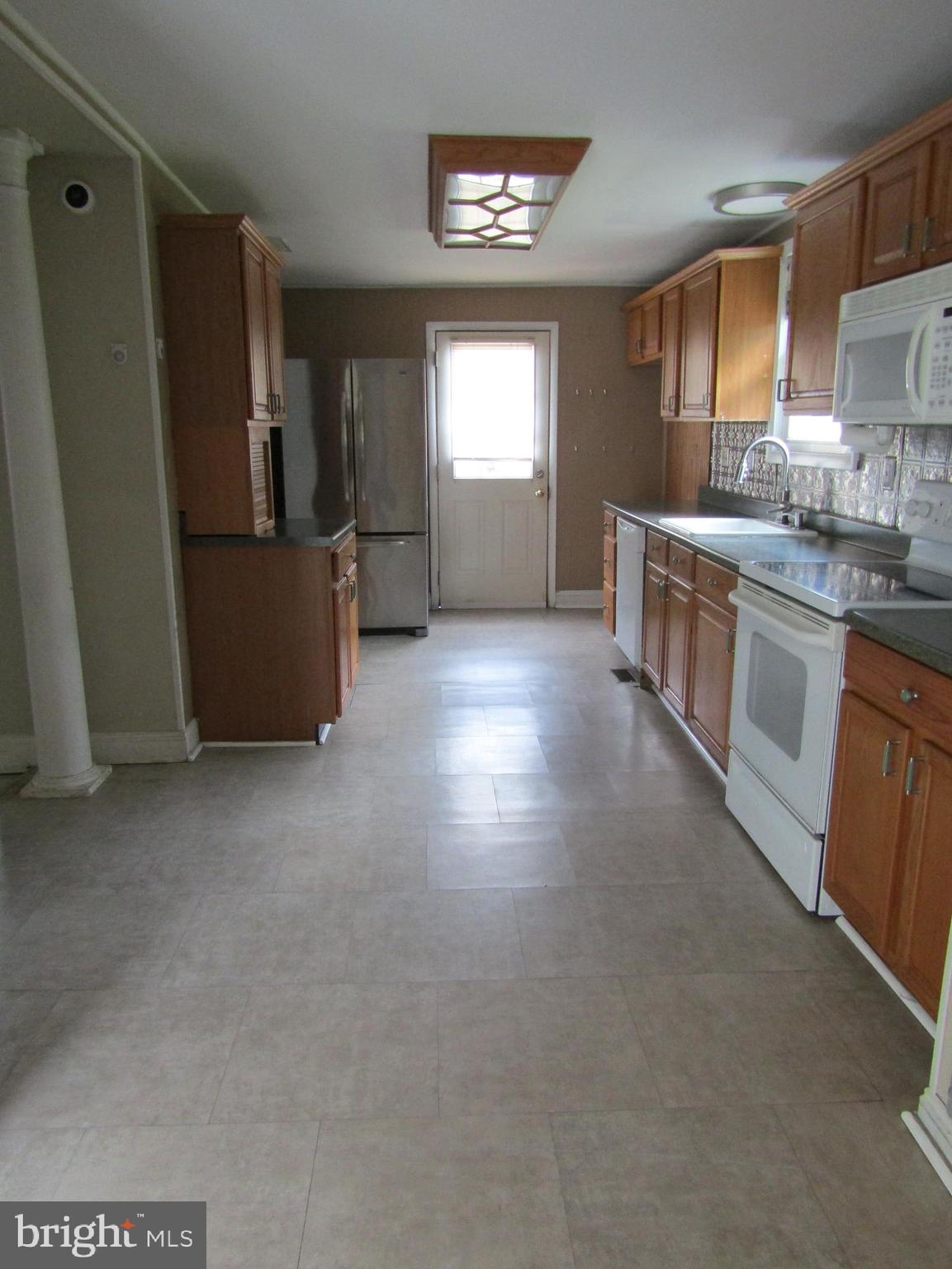 103 Eayrestown Road Southampton, NJ 08088 - Photo 6 of 24 Kitchen