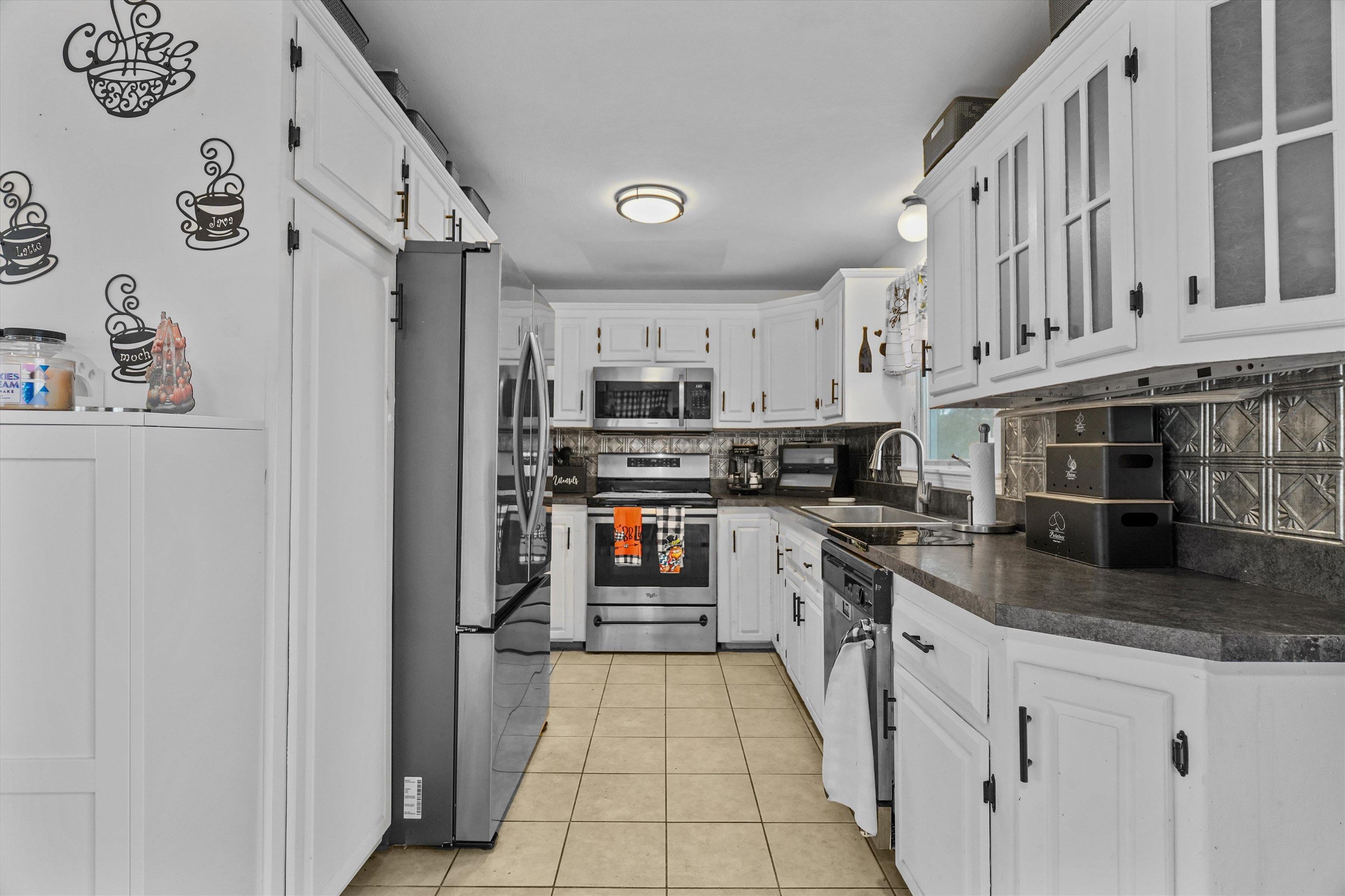 13 Craven Terrace Derry, NH 03038 - Photo 12 of 51