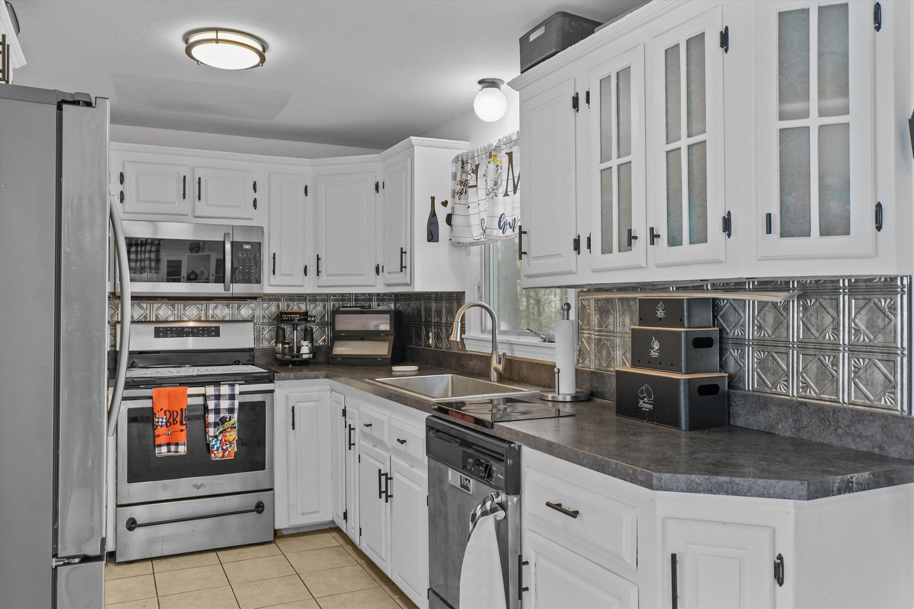 13 Craven Terrace Derry, NH 03038 - Photo 13 of 51