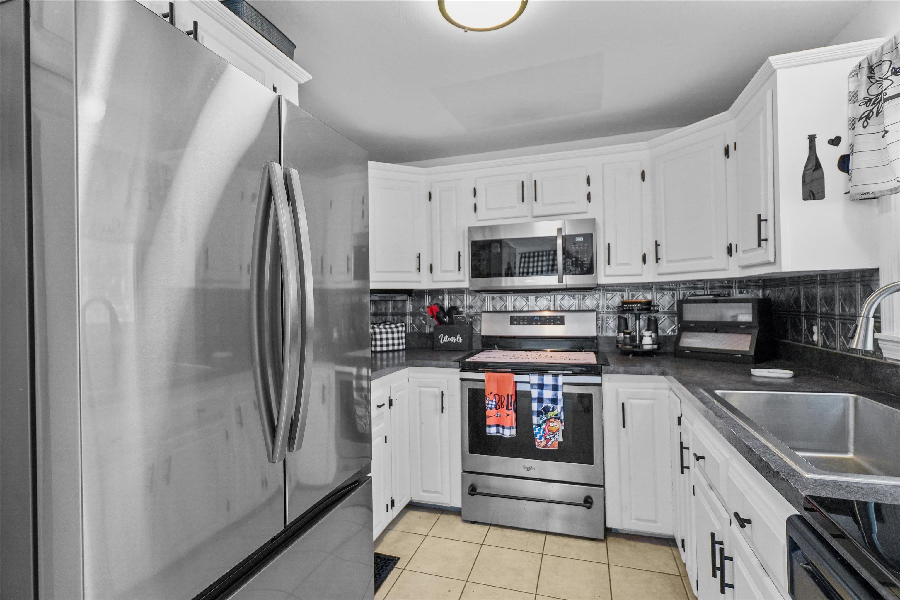 13 Craven Terrace Derry, NH 03038 - Photo 14 of 51