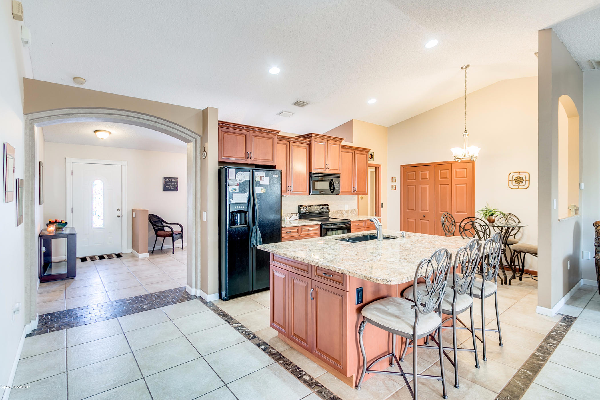 129 Donna Road Palm Bay, FL 32907 - Photo 4 of 36 Beautifully upgraded kitchen