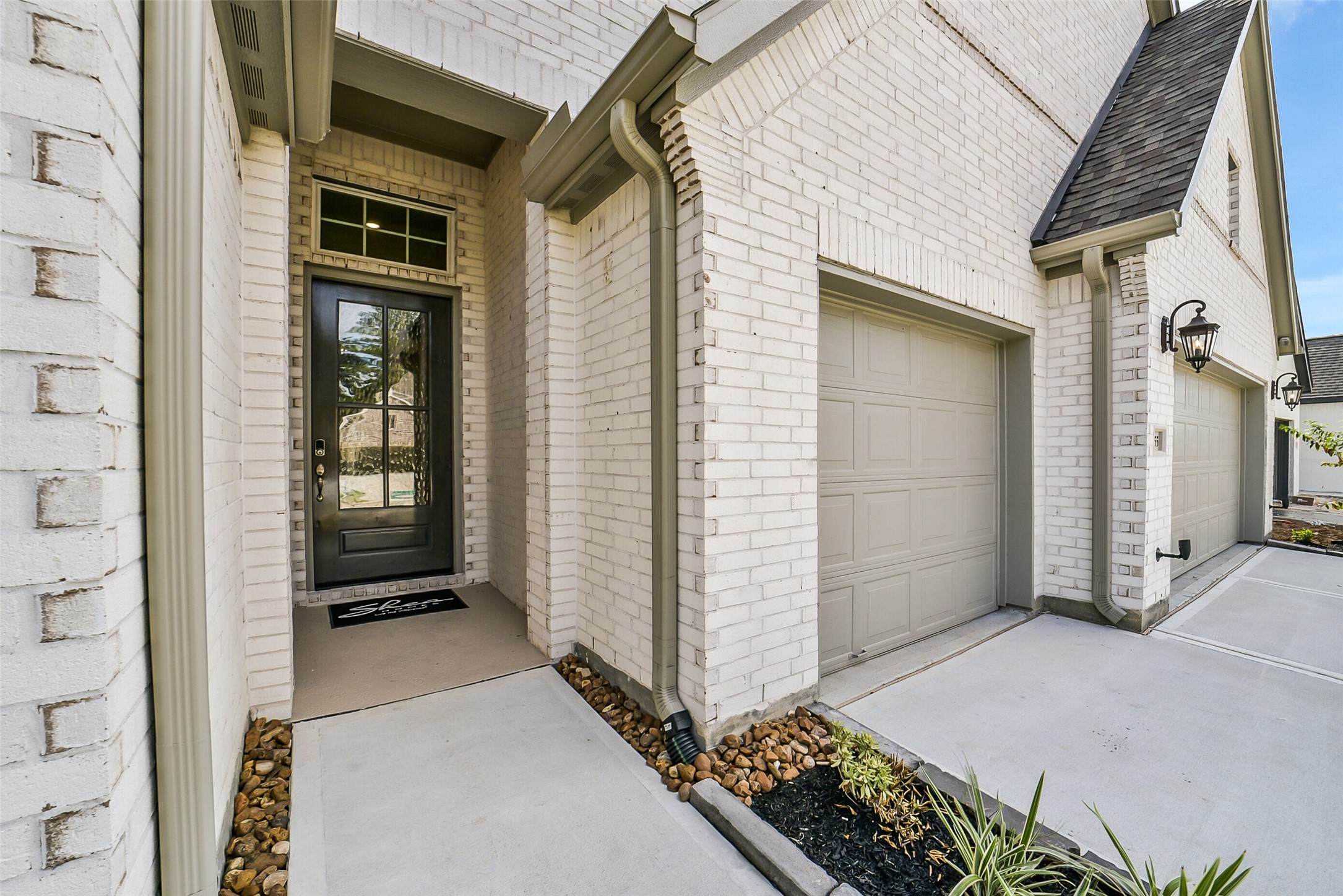 16155 Rustling Wds Road Conroe, TX 77302 - Photo 4 of 48