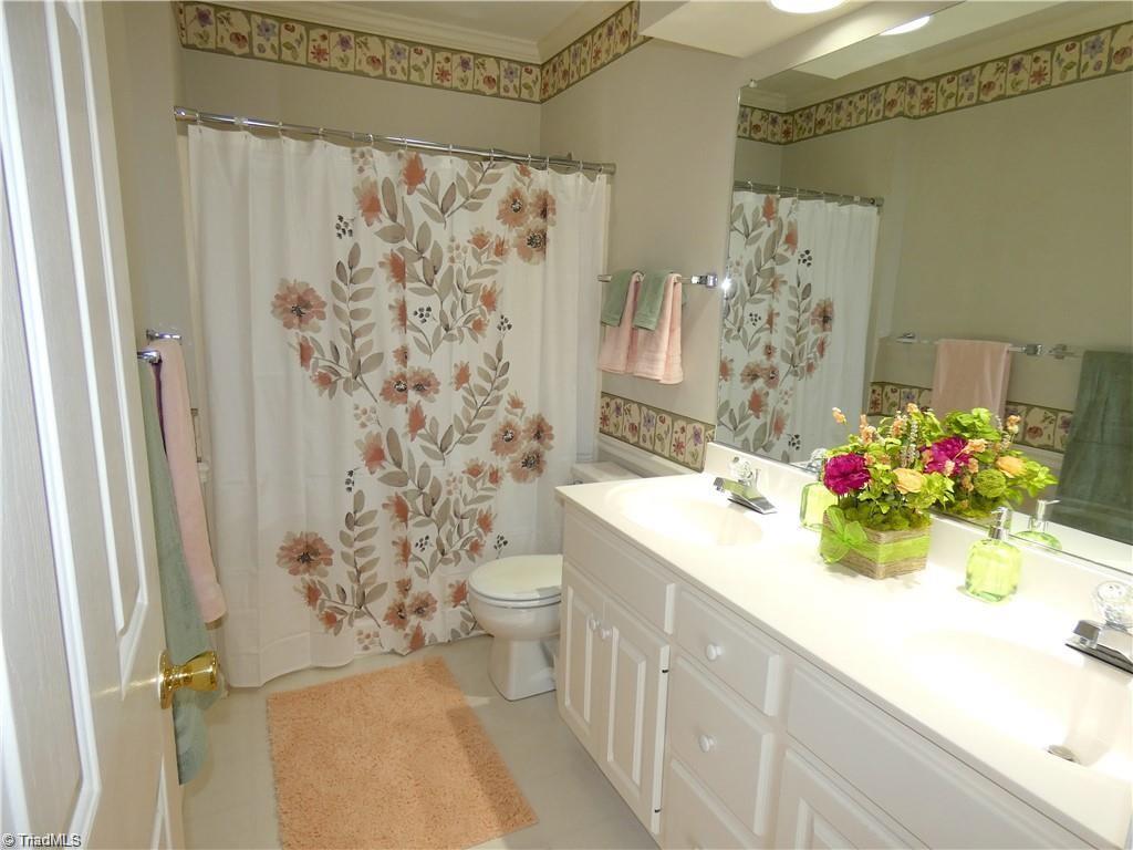 1231 Stadler Ridge Road Winston-Salem, NC 27106 - Photo 15 of 27 Hall Bath