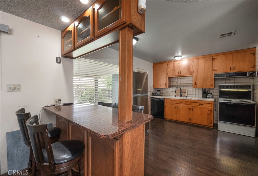 8841 California Riverside, CA 92503 - Photo 6 of 25
