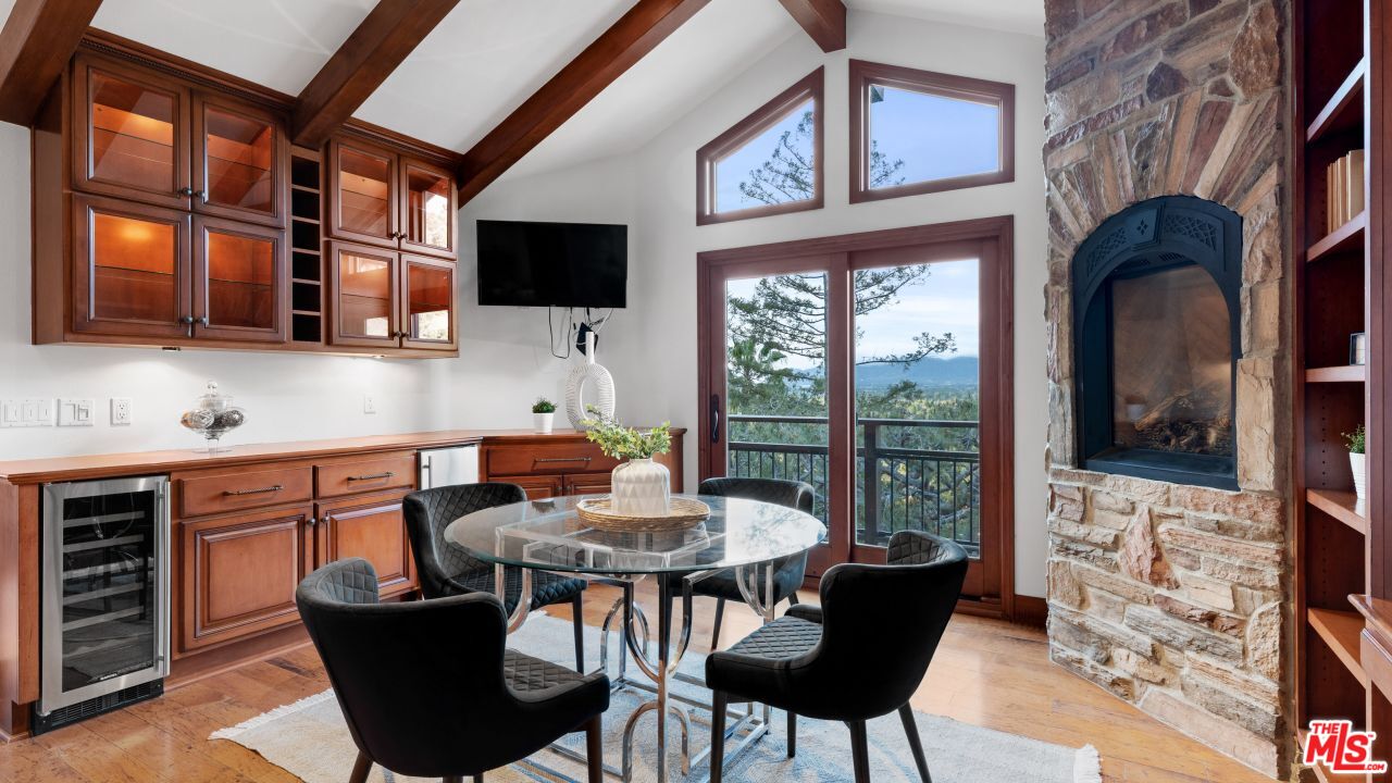 4117 Vanetta Place Studio City, CA 91604 - Photo 7 of 21 a outdoor dining space with furniture and a window