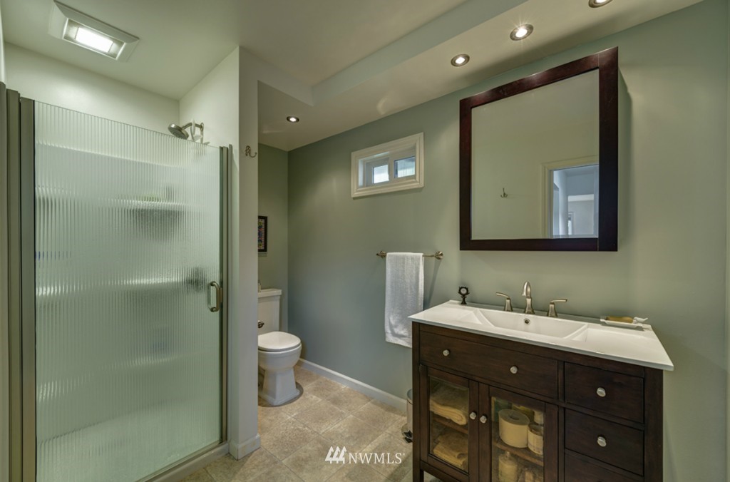 935 Maple Street Edmonds, WA 98020 - Photo 12 of 24