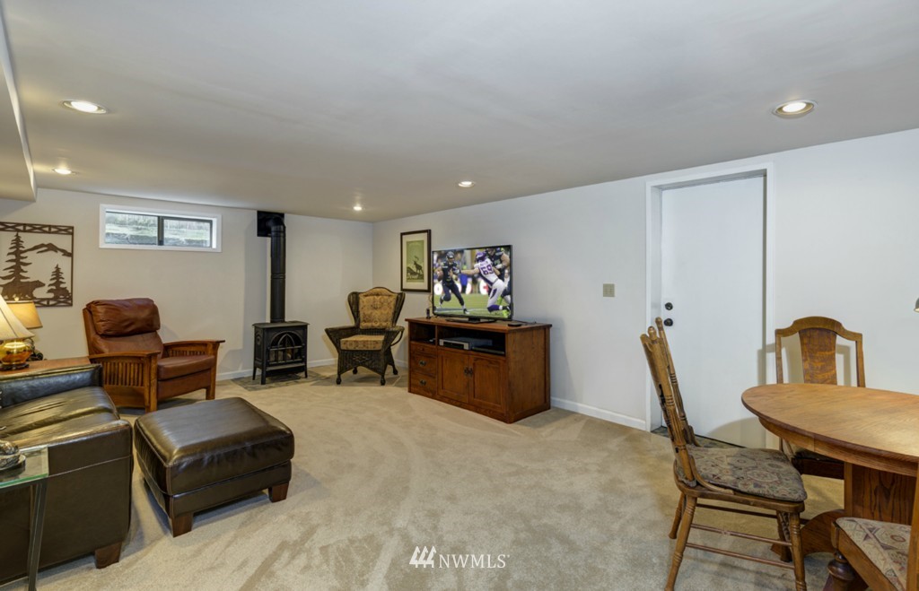 935 Maple Street Edmonds, WA 98020 - Photo 13 of 24