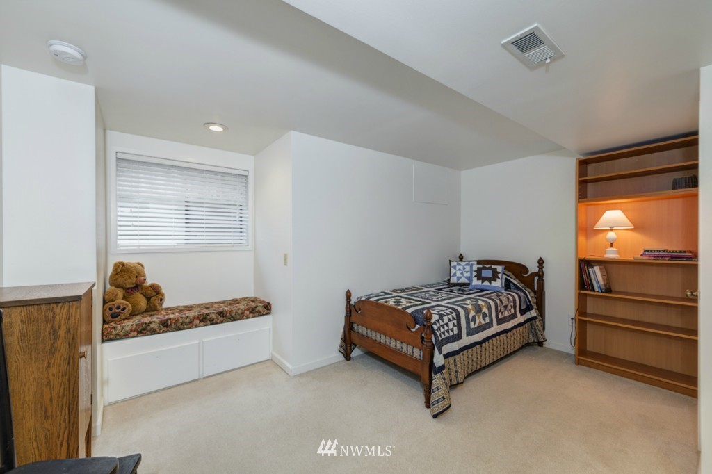 935 Maple Street Edmonds, WA 98020 - Photo 14 of 24