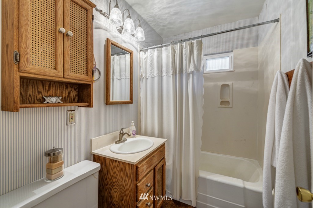 935 Maple Street Edmonds, WA 98020 - Photo 15 of 24