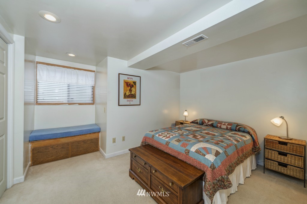 935 Maple Street Edmonds, WA 98020 - Photo 16 of 24