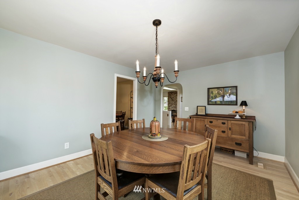 935 Maple Street Edmonds, WA 98020 - Photo 6 of 24