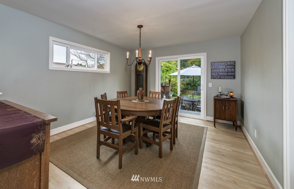 935 Maple Street Edmonds, WA 98020 - Photo 7 of 24