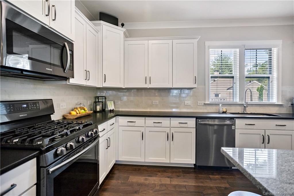 1233 Skyview Road Charlotte, NC 28208 - Photo 12 of 38