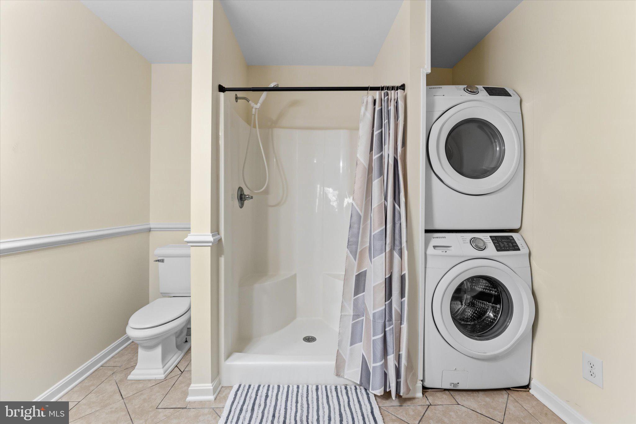 3800 Mountain Road Haymarket, VA 20169 - Photo 64 of 73 Funtional bathroom & Laundry - Lower level.