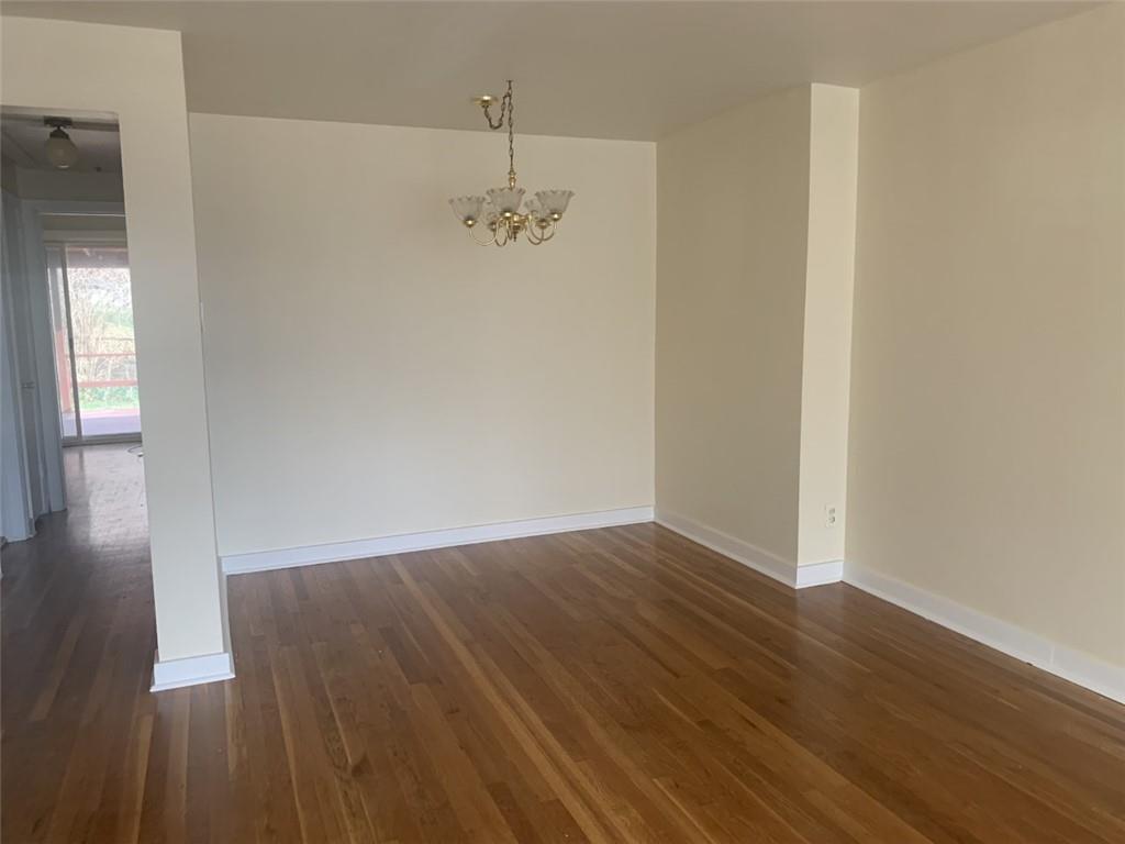 1829 Greentree Road Pittsburgh, PA 15220 - Photo 3 of 10 Gallery Image 3