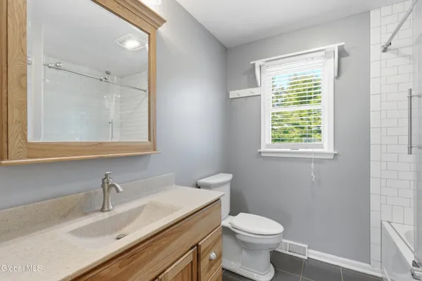 $649,900 | 145 Kennewyck Circle, Guilderland, NY 12159