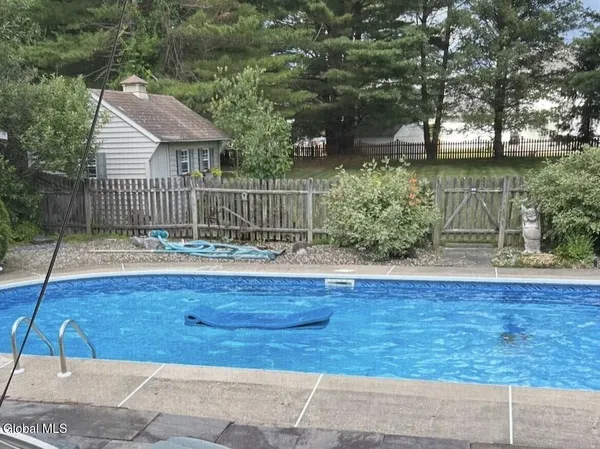 $649,900 | 145 Kennewyck Circle, Guilderland, NY 12159