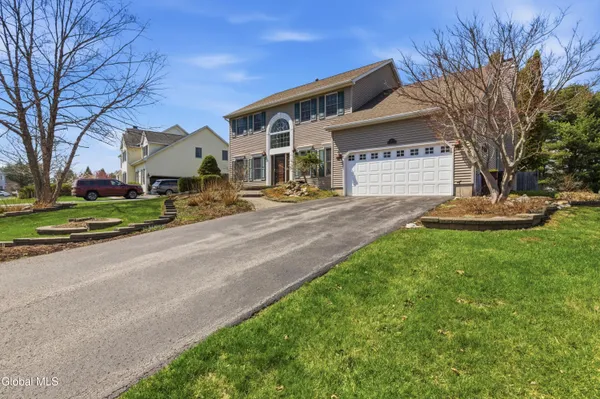$649,900 | 145 Kennewyck Circle, Guilderland, NY 12159