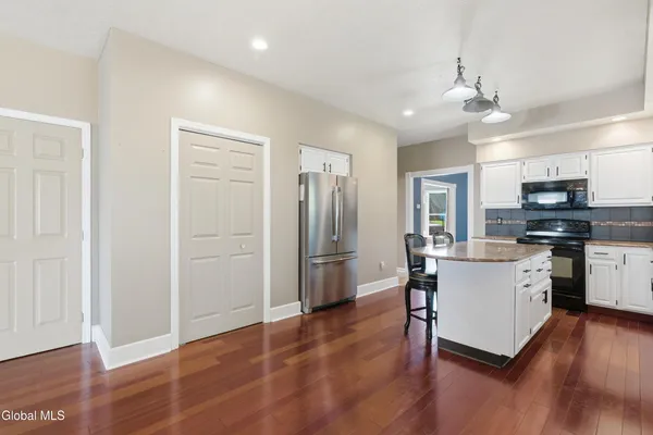 $649,900 | 145 Kennewyck Circle, Guilderland, NY 12159
