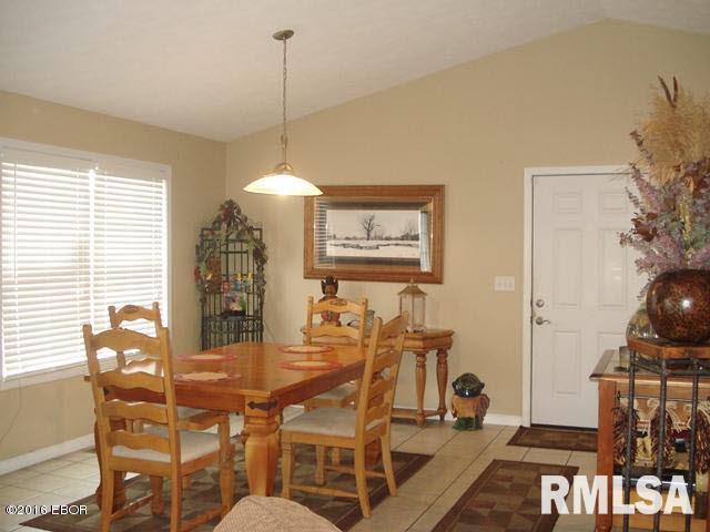 1709 Crown Road Herrin, IL 62948 - Photo 11 of 23
