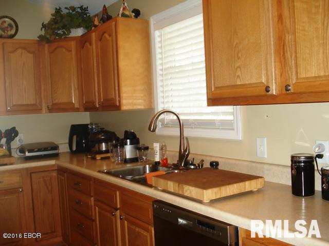 1709 Crown Road Herrin, IL 62948 - Photo 15 of 23